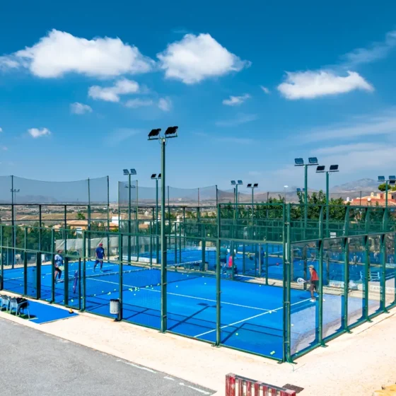 Pádel Bonalba Club Clases de pádel niños y adultos Alquiler pistas pádel Bolsa jugadores pádel